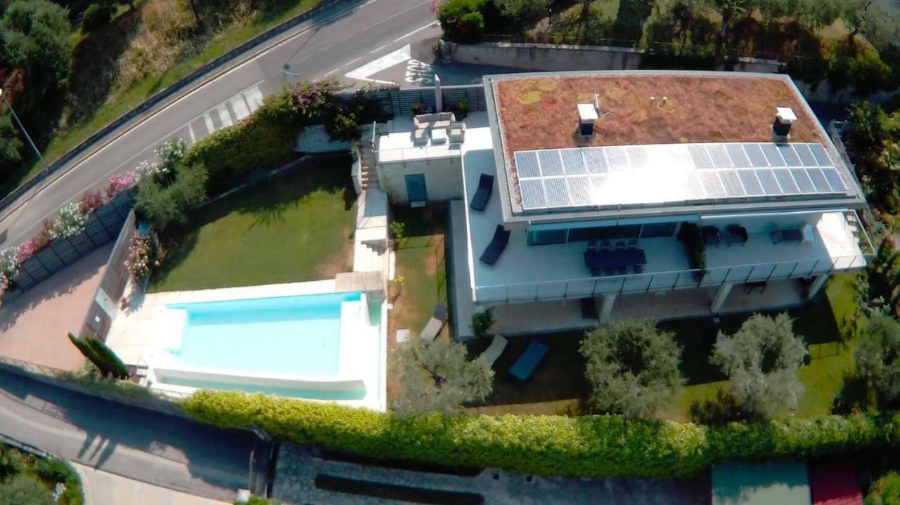 Villa Madaba - Immobiliare Azzurra Бардолино Экстерьер фото